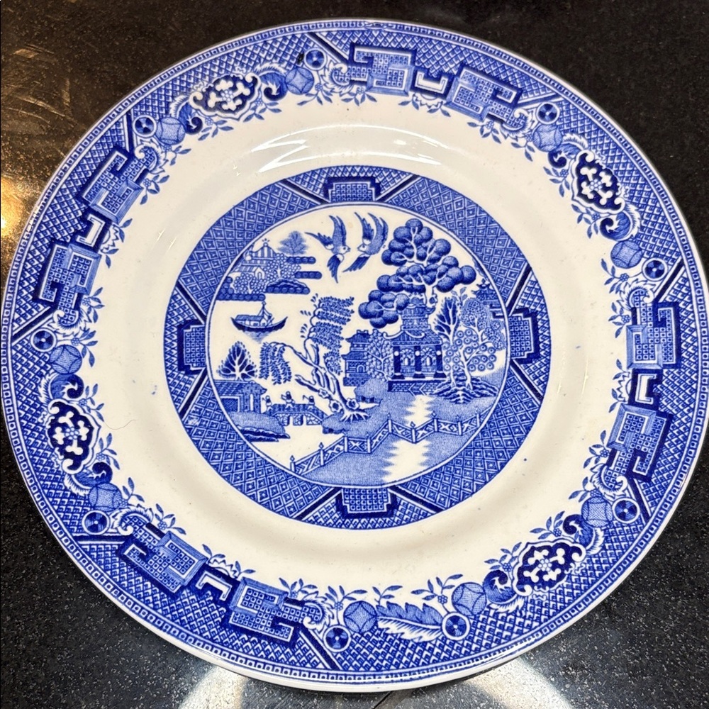 Blue Willow Blue and White Decorative Plate 7”